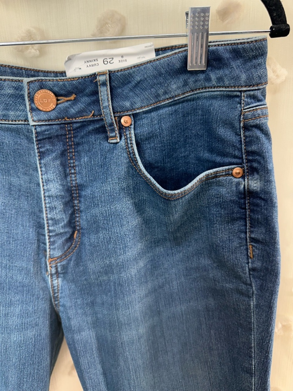 NWT LOFT Women’s Dark Wash Curvy Skinny Jeans Size 29/8 - Picture 4 of 7